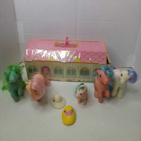 My Little Pony Vintage 80s Lot Plastic Case 5 Pony's 2 Hats - Picture 1 of 16